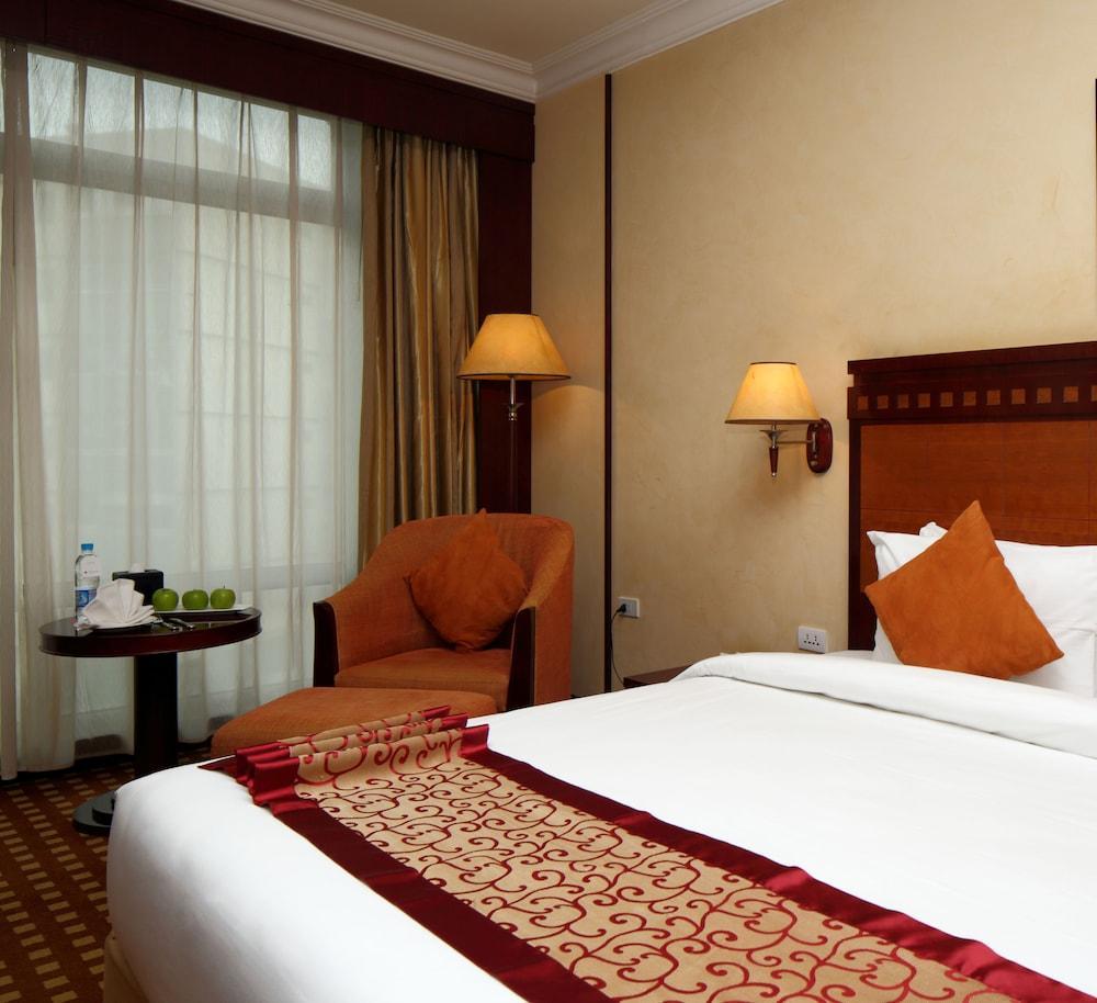 Ramada Riyadh Hotel Екстер'єр фото