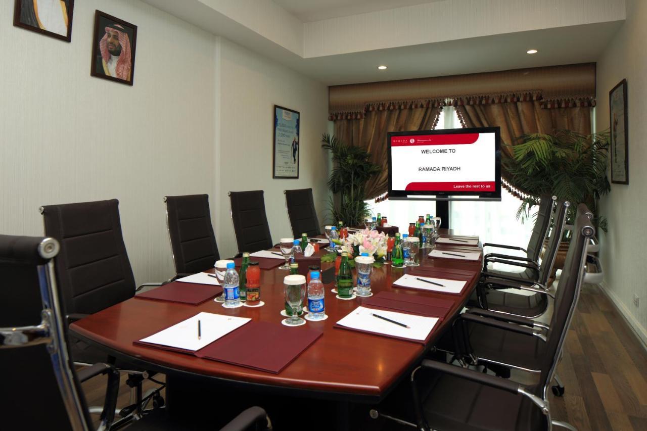 Ramada Riyadh Hotel Екстер'єр фото
