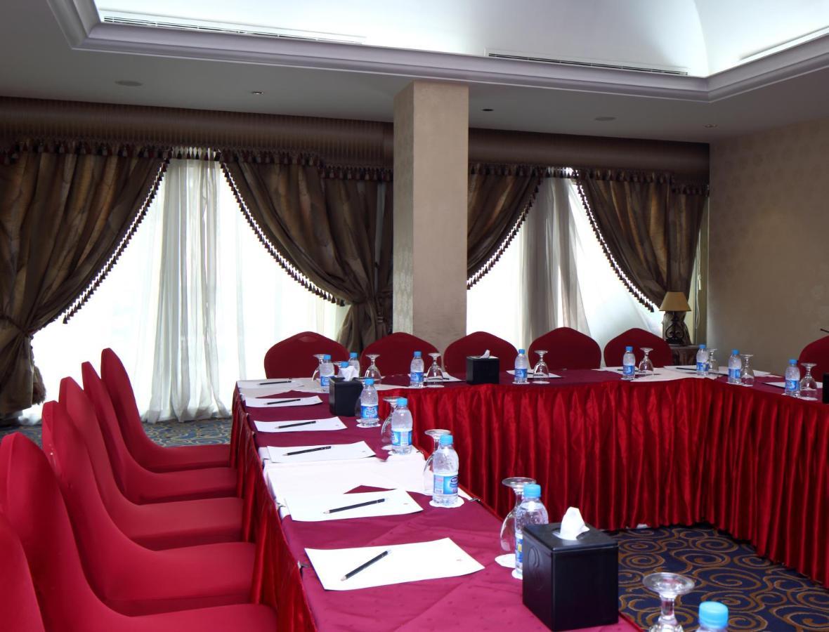 Ramada Riyadh Hotel Екстер'єр фото