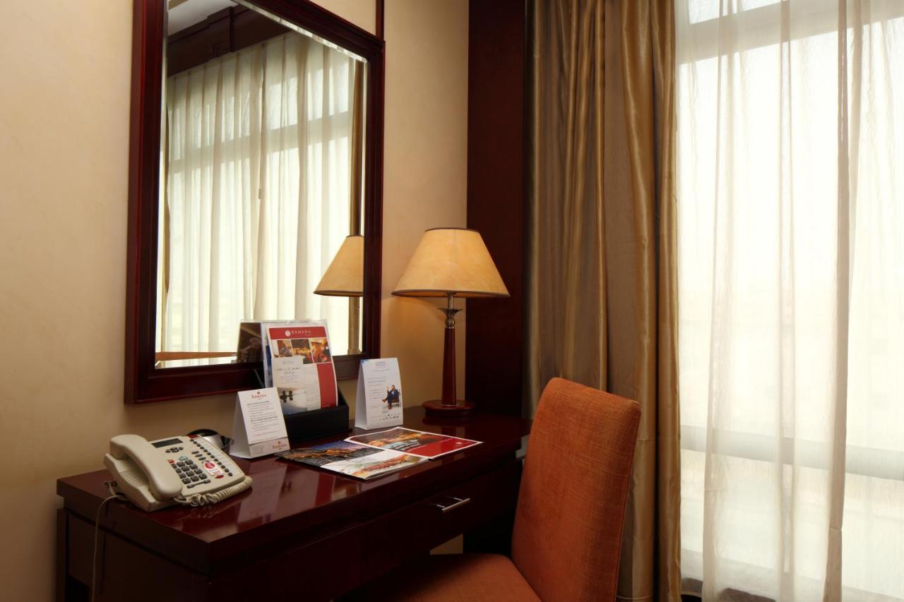 Ramada Riyadh Hotel Екстер'єр фото