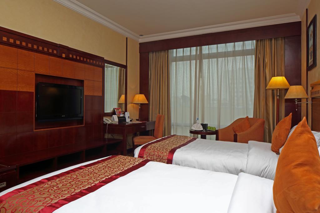Ramada Riyadh Hotel Екстер'єр фото
