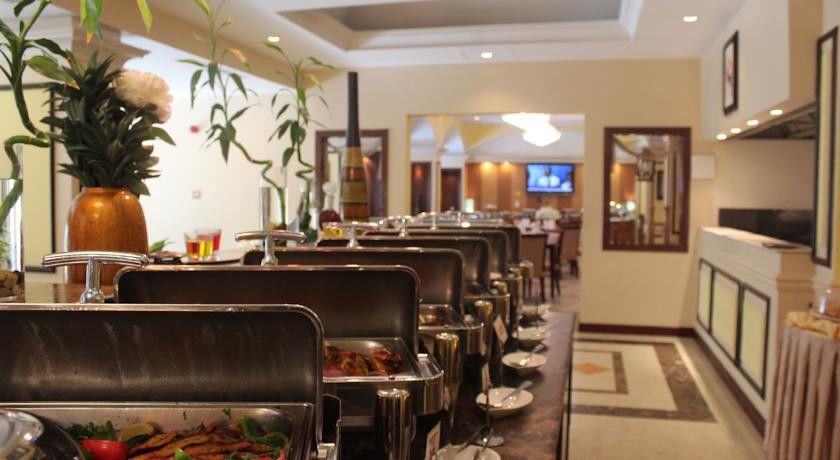 Ramada Riyadh Hotel Екстер'єр фото