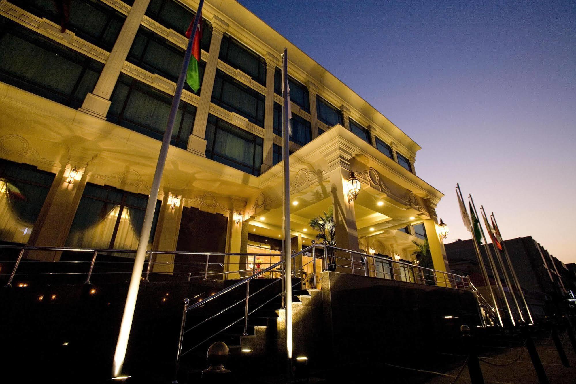 Ramada Riyadh Hotel Екстер'єр фото